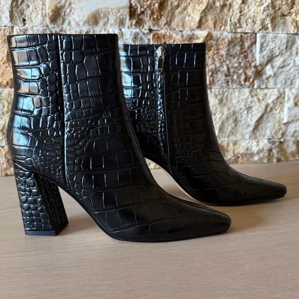 NEW Marc Fisher Yanara Croc-Patterned Leather Ankle Boots